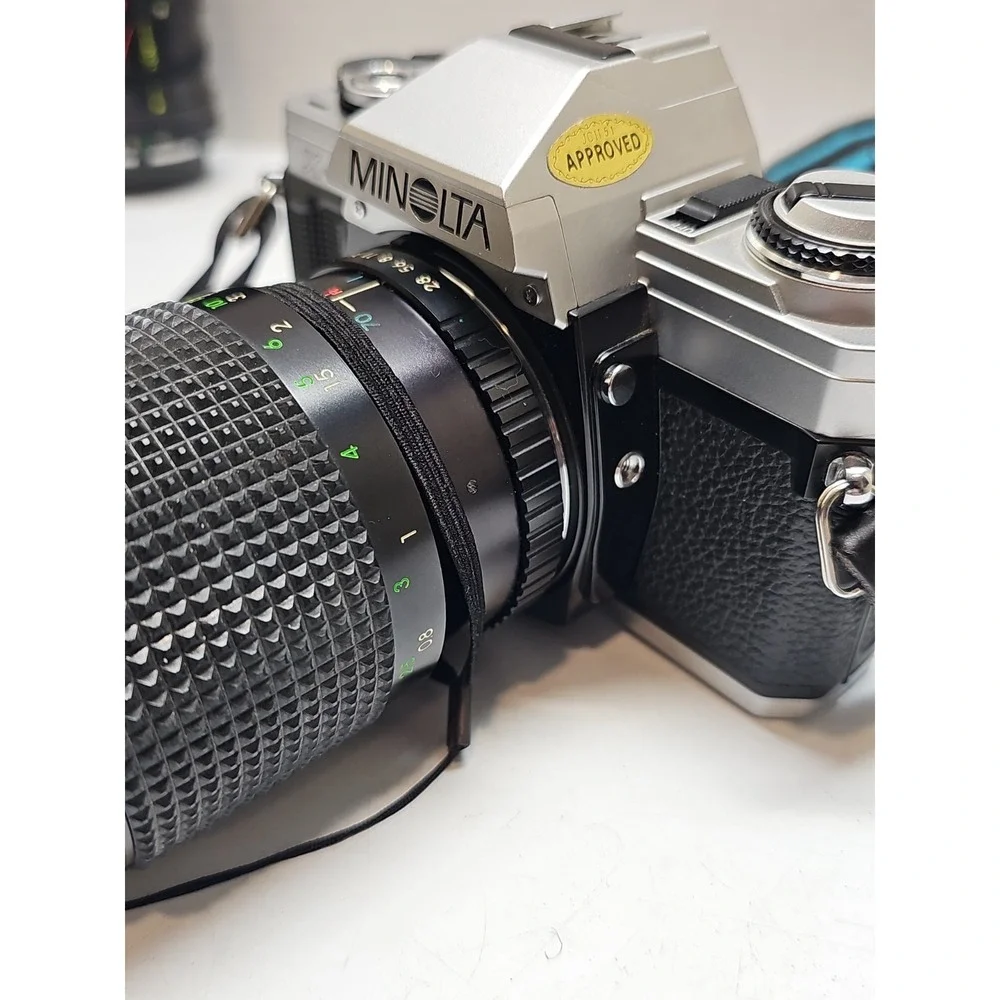 Minolta X370 35mm SLR w/ Lenses, Flash, case, strap,‎ tested, Nice Condition